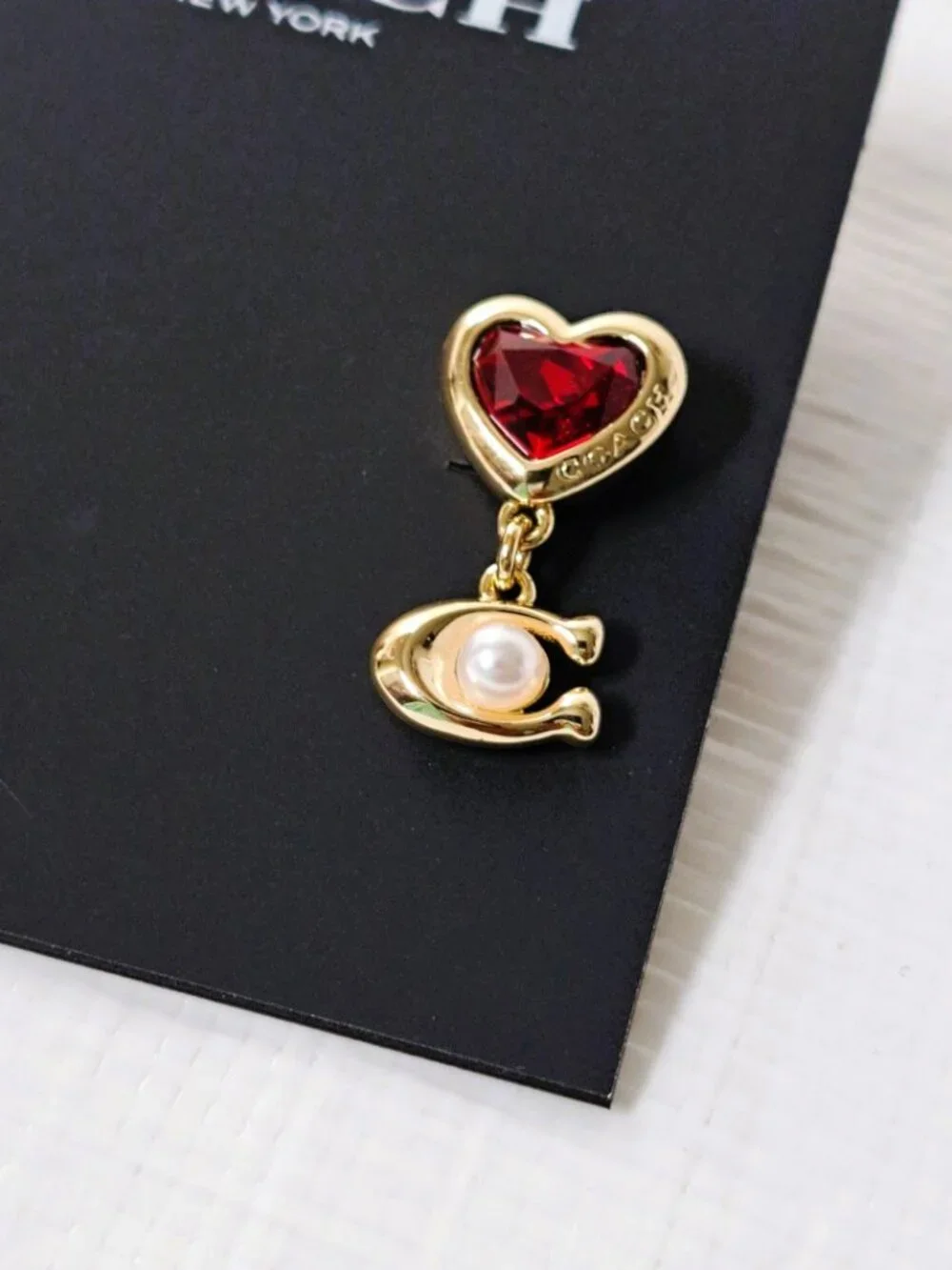 Coach Signature Red/Gold/Pearl Heart Drop Earrings NWT - Picture 6 of 9